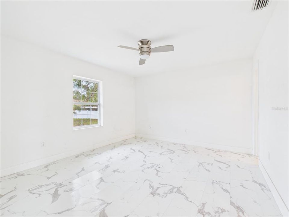 For Sale: $244,900 (3 beds, 2 baths, 1184 Square Feet)