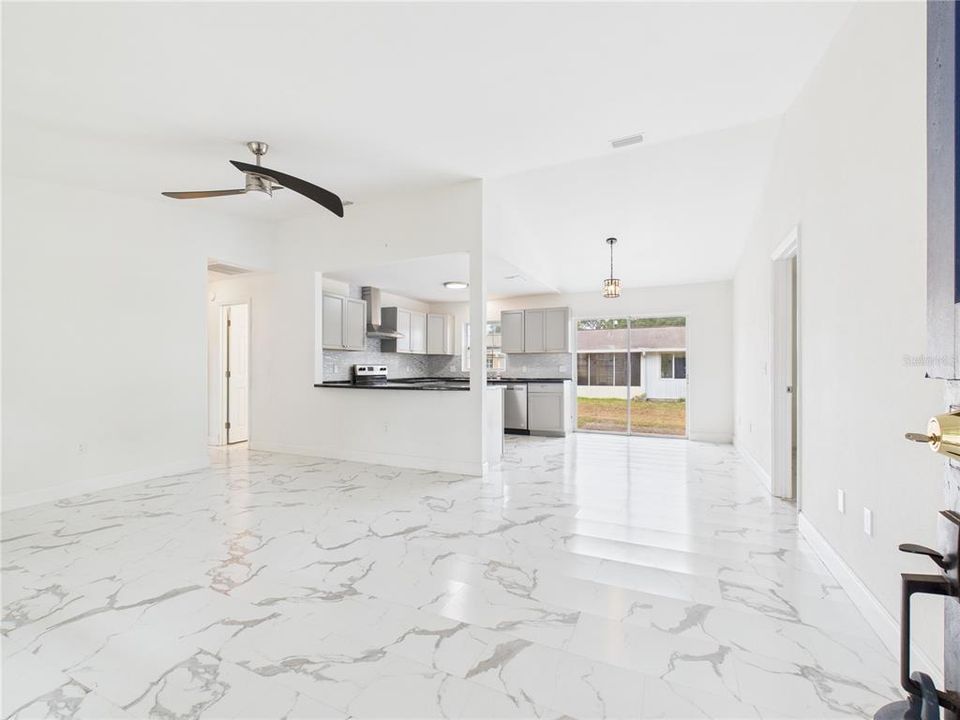 For Sale: $244,900 (3 beds, 2 baths, 1184 Square Feet)