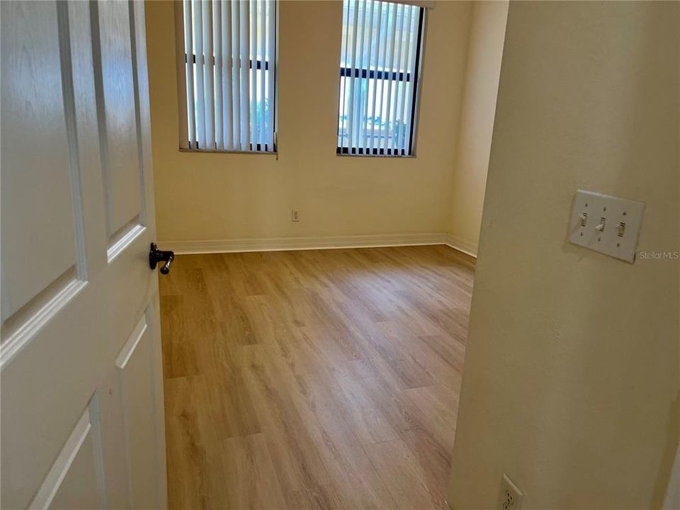 For Rent: $1,950 (3 beds, 2 baths, 1813 Square Feet)