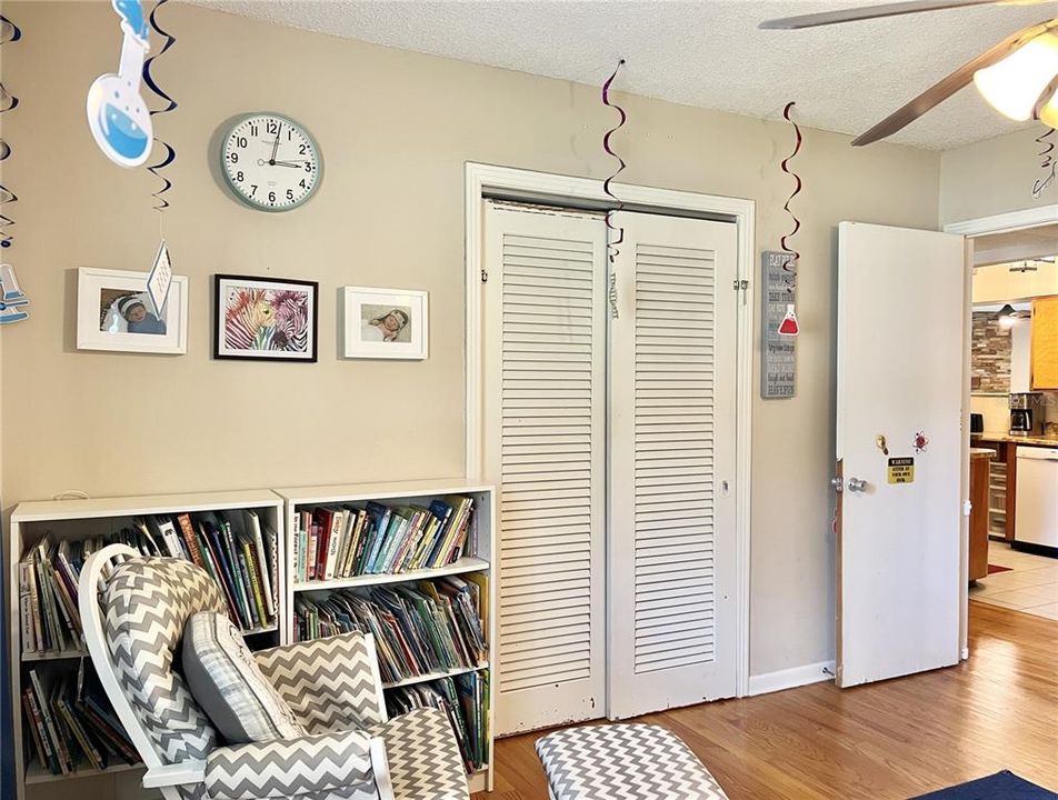 На продажу: $339,000 (3 спален, 1 ванн, 1298 Квадратных фут)