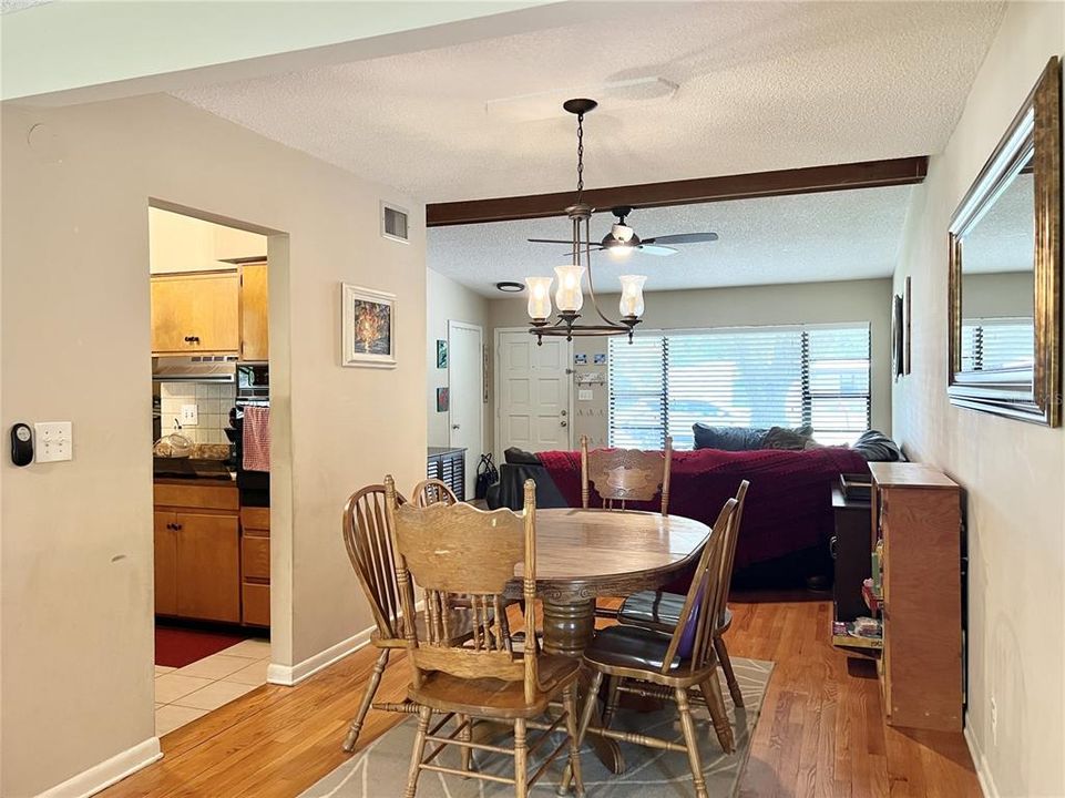 На продажу: $339,000 (3 спален, 1 ванн, 1298 Квадратных фут)