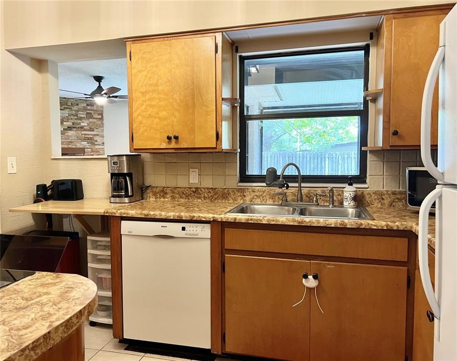 На продажу: $339,000 (3 спален, 1 ванн, 1298 Квадратных фут)