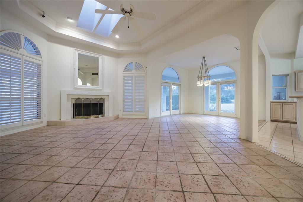 For Sale: $398,000 (3 beds, 2 baths, 1934 Square Feet)