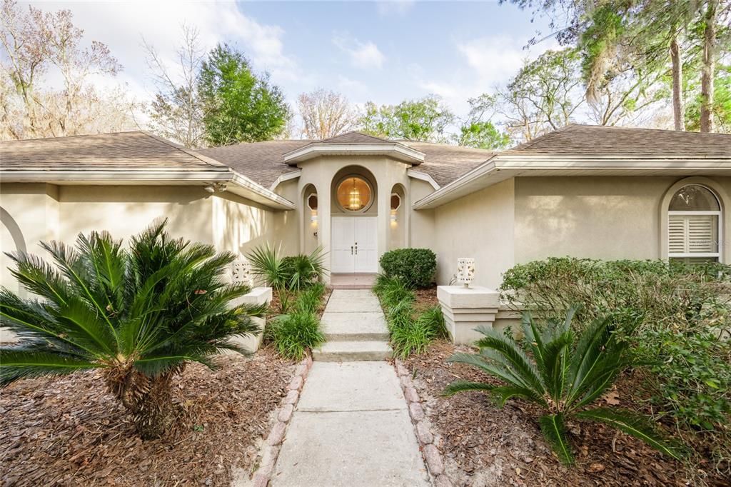 For Sale: $398,000 (3 beds, 2 baths, 1934 Square Feet)