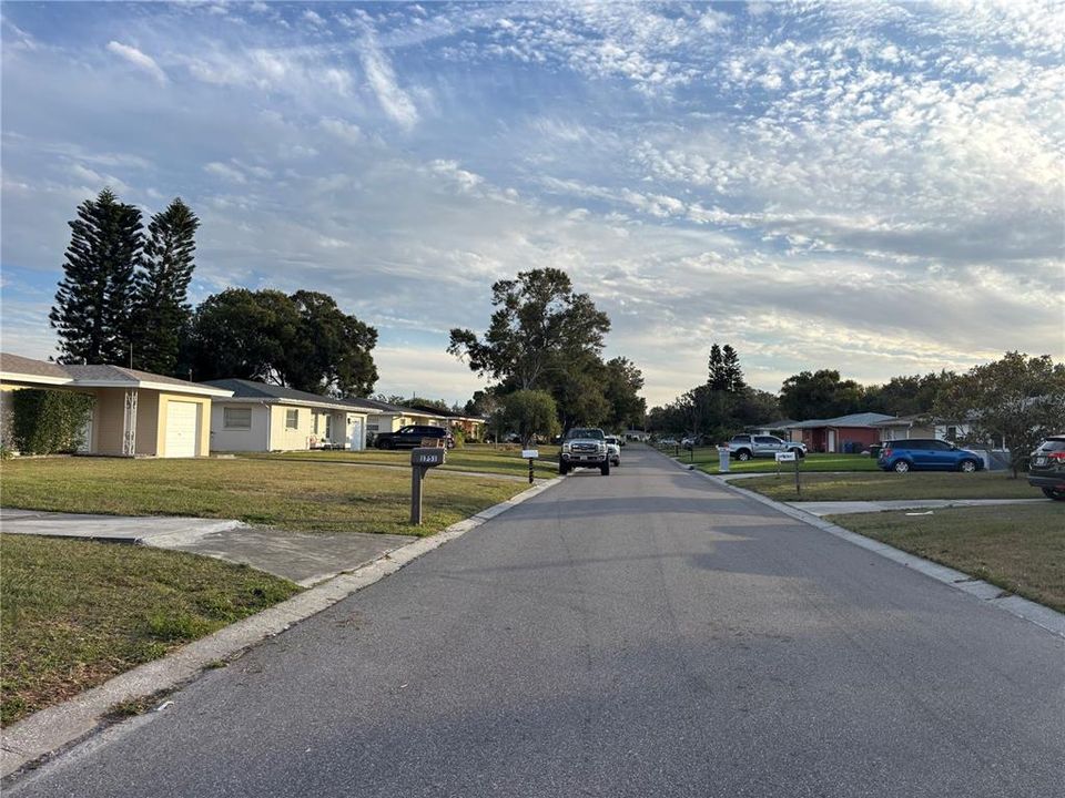 For Rent: $1,800 (2 beds, 1 baths, 813 Square Feet)