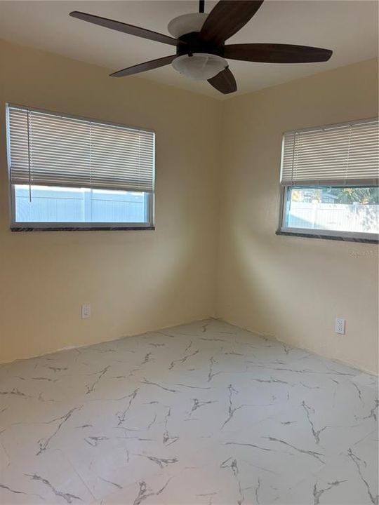 For Rent: $1,800 (2 beds, 1 baths, 813 Square Feet)