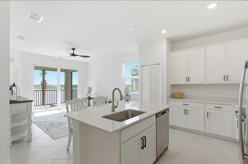 For Rent: $2,800 (2 beds, 2 baths, 1301 Square Feet)