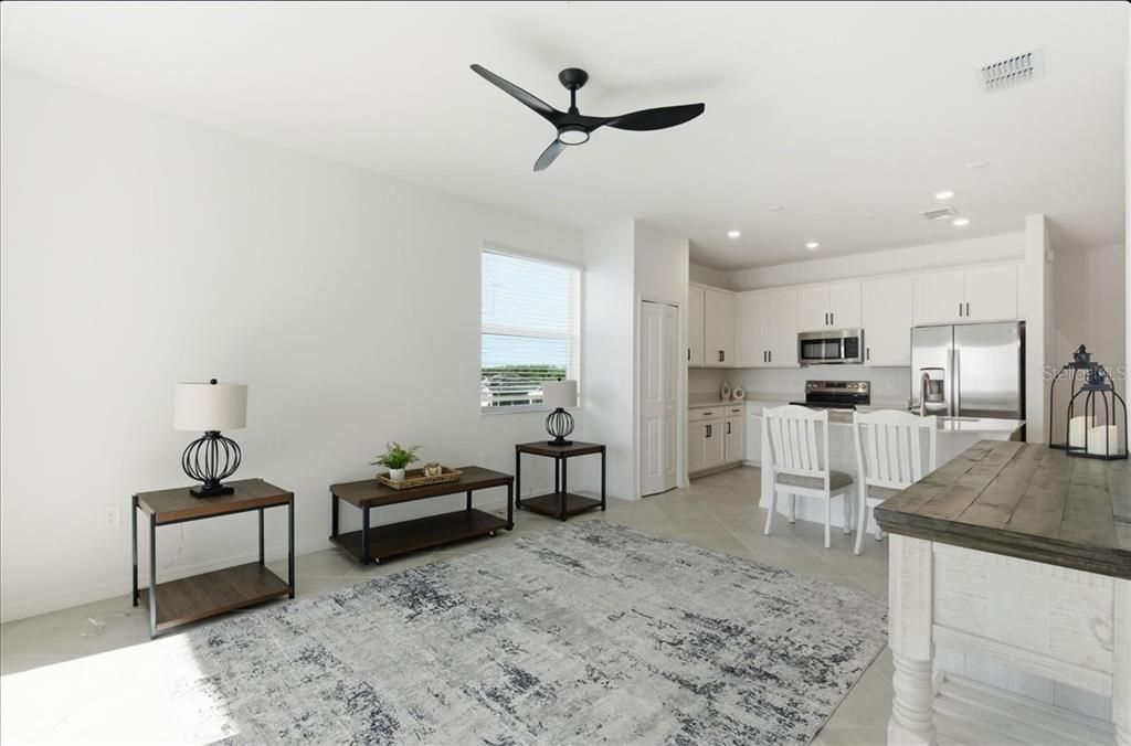 For Rent: $2,800 (2 beds, 2 baths, 1301 Square Feet)