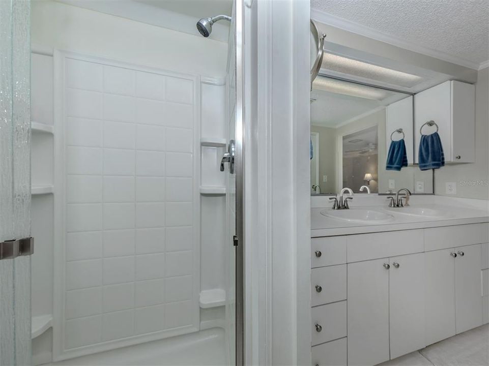 На продажу: $214,900 (2 спален, 2 ванн, 1535 Квадратных фут)