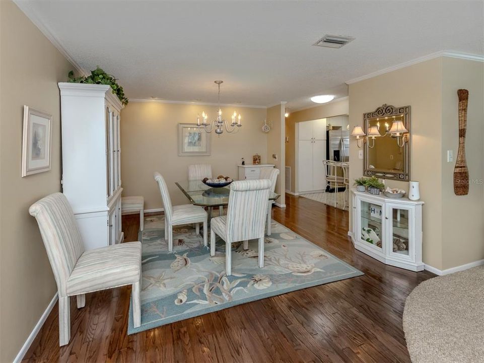 На продажу: $214,900 (2 спален, 2 ванн, 1535 Квадратных фут)