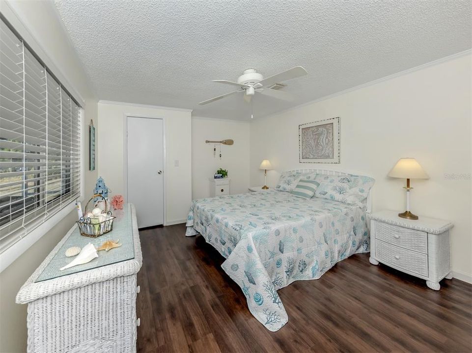 На продажу: $214,900 (2 спален, 2 ванн, 1535 Квадратных фут)