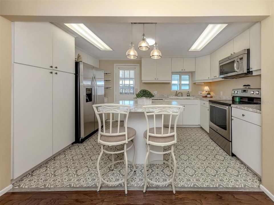 На продажу: $214,900 (2 спален, 2 ванн, 1535 Квадратных фут)