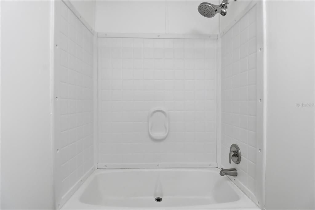 For Sale: $167,000 (2 beds, 2 baths, 728 Square Feet)