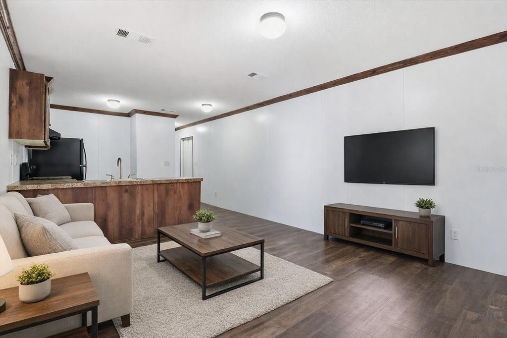 For Sale: $167,000 (2 beds, 2 baths, 728 Square Feet)