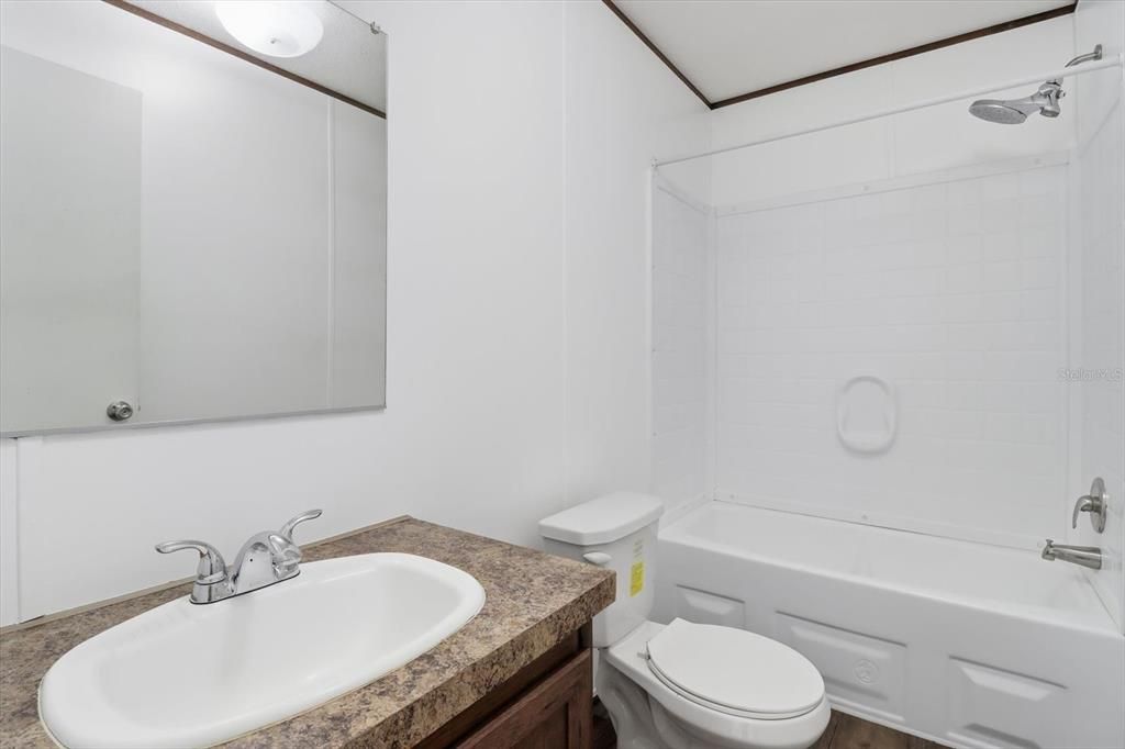 For Sale: $167,000 (2 beds, 2 baths, 728 Square Feet)