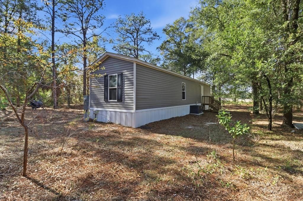 For Sale: $167,000 (2 beds, 2 baths, 728 Square Feet)