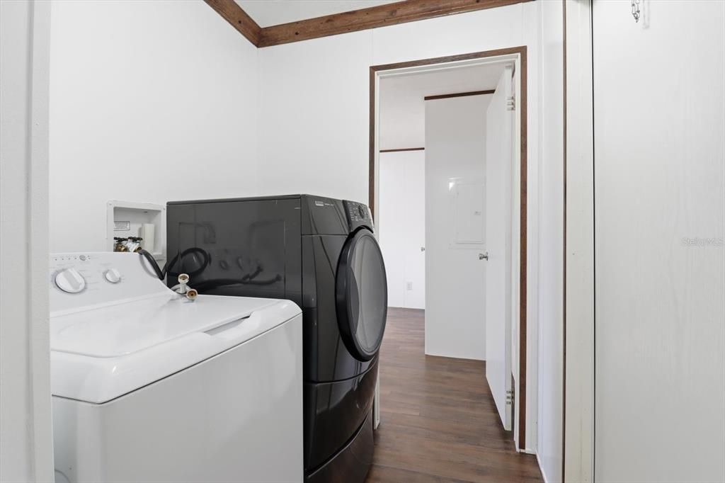 For Sale: $167,000 (2 beds, 2 baths, 728 Square Feet)