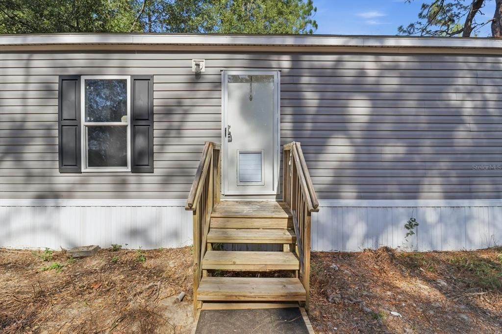 For Sale: $167,000 (2 beds, 2 baths, 728 Square Feet)