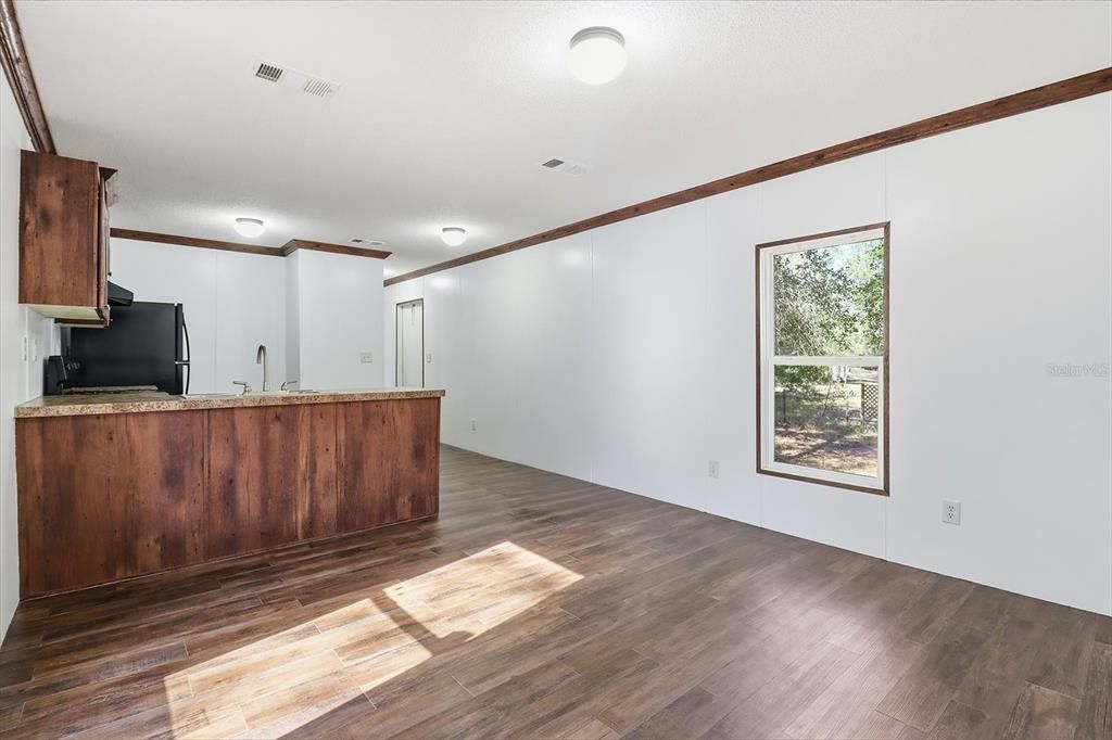 For Sale: $167,000 (2 beds, 2 baths, 728 Square Feet)