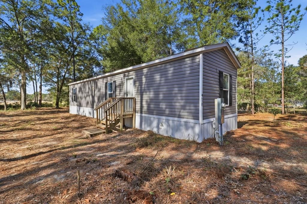 For Sale: $167,000 (2 beds, 2 baths, 728 Square Feet)