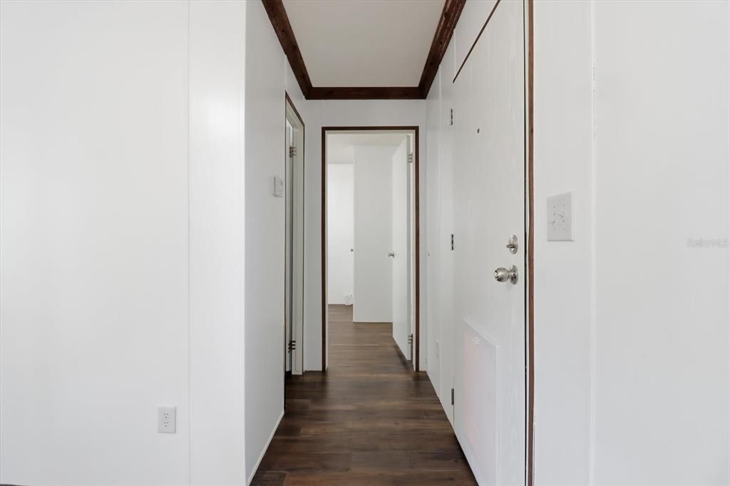 For Sale: $167,000 (2 beds, 2 baths, 728 Square Feet)