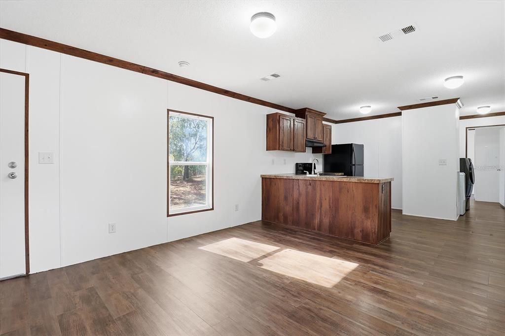 For Sale: $167,000 (2 beds, 2 baths, 728 Square Feet)