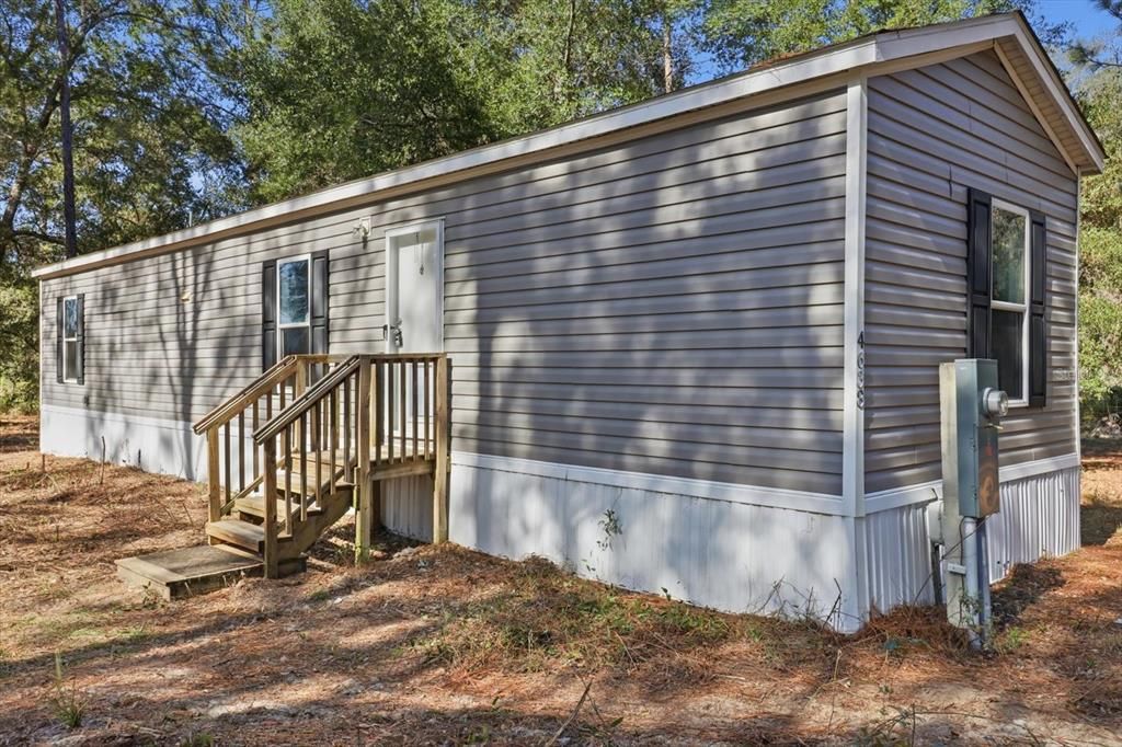 For Sale: $167,000 (2 beds, 2 baths, 728 Square Feet)