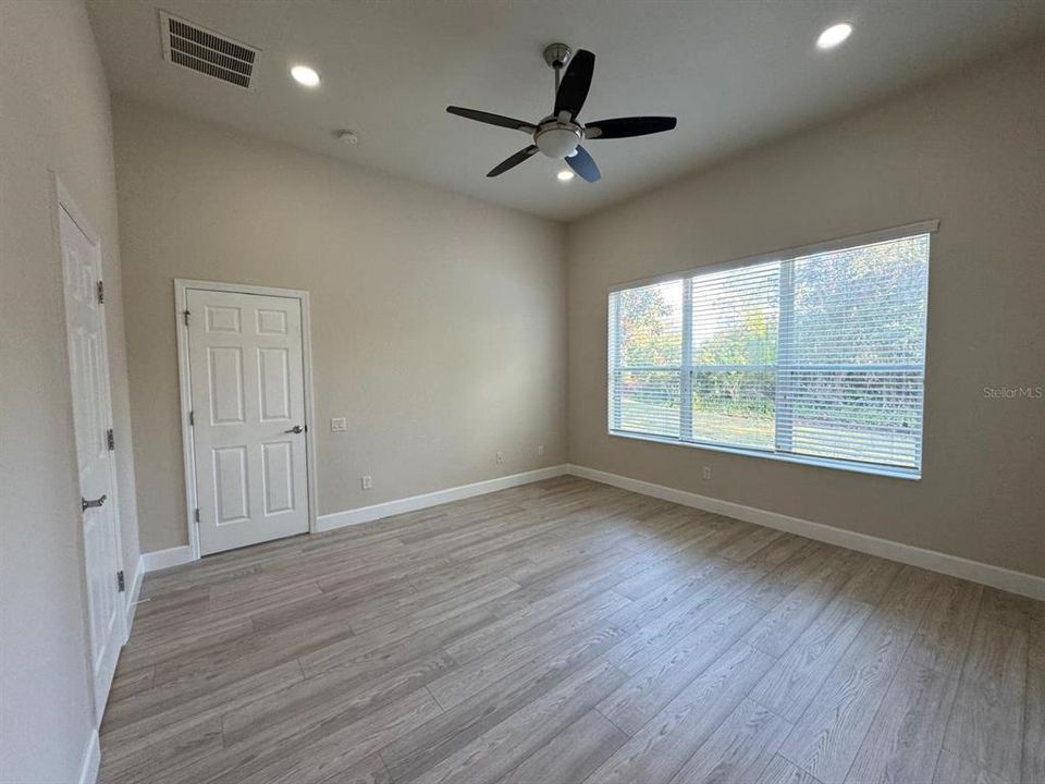 En Renta: $2,700 (4 camas, 2 baños, 2209 Pies cuadrados)