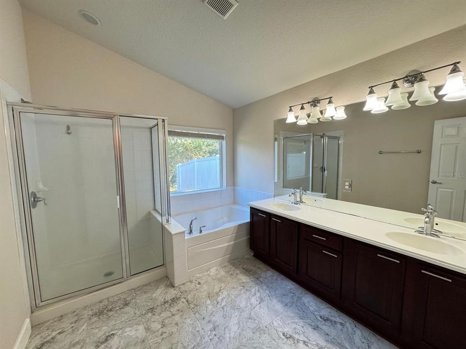 En Renta: $2,700 (4 camas, 2 baños, 2209 Pies cuadrados)