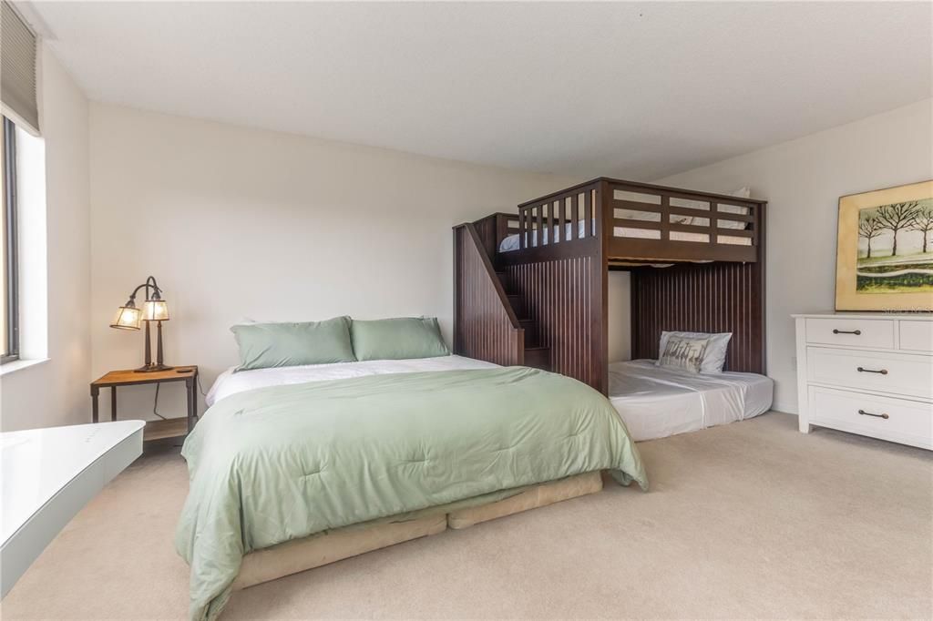 出租: $2,800 (1 贝兹, 1 浴室, 1235 平方英尺)