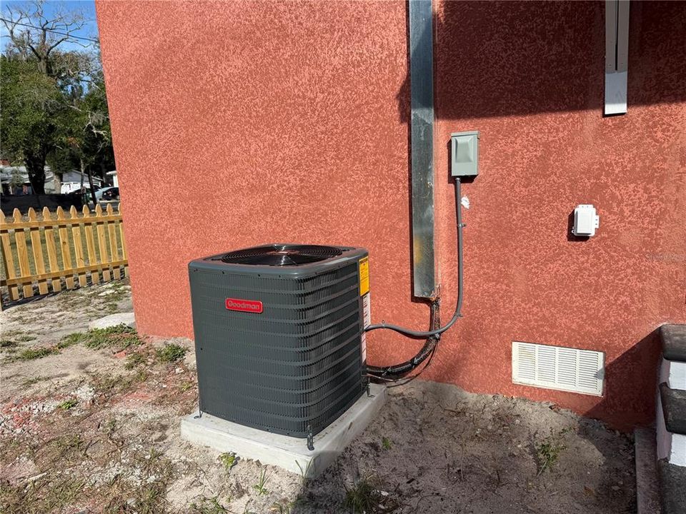 出租: $1,800 (2 贝兹, 2 浴室, 978 平方英尺)