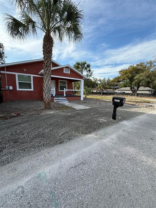 出租: $1,800 (2 贝兹, 2 浴室, 978 平方英尺)