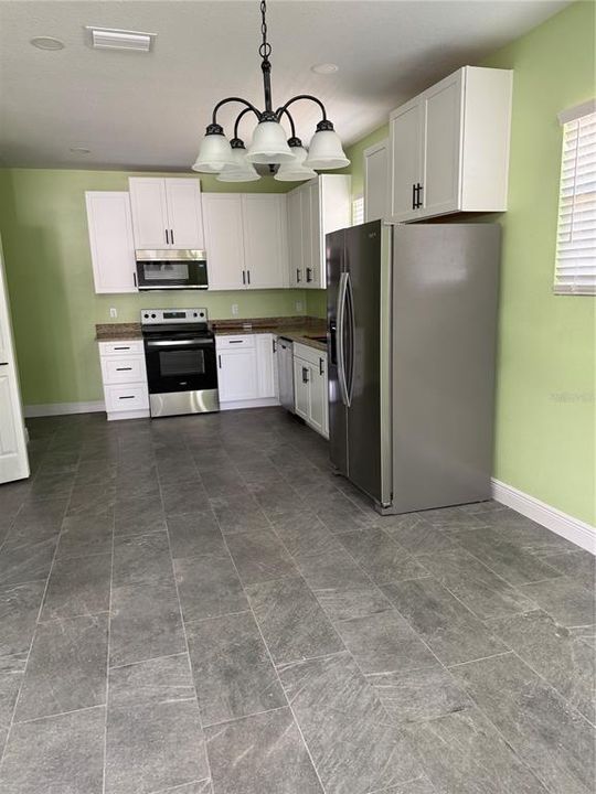 出租: $1,800 (2 贝兹, 2 浴室, 978 平方英尺)