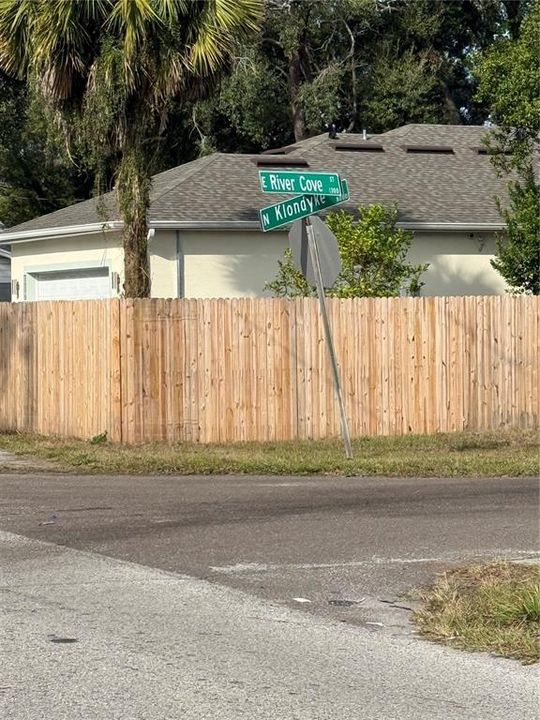 出租: $1,800 (2 贝兹, 2 浴室, 978 平方英尺)