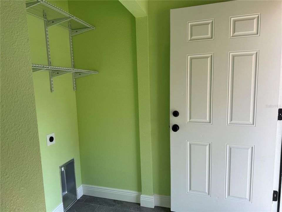 出租: $1,800 (2 贝兹, 2 浴室, 978 平方英尺)