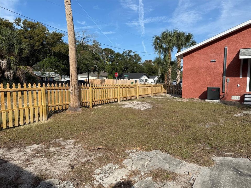 出租: $1,800 (2 贝兹, 2 浴室, 978 平方英尺)