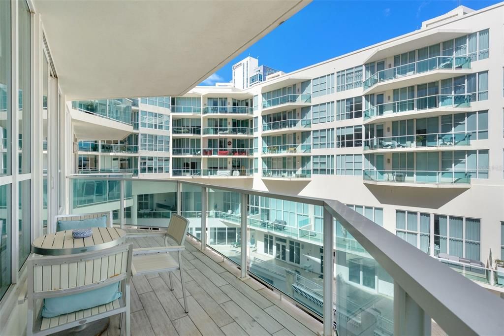 For Sale: $1,699,000 (2 beds, 2 baths, 1956 Square Feet)