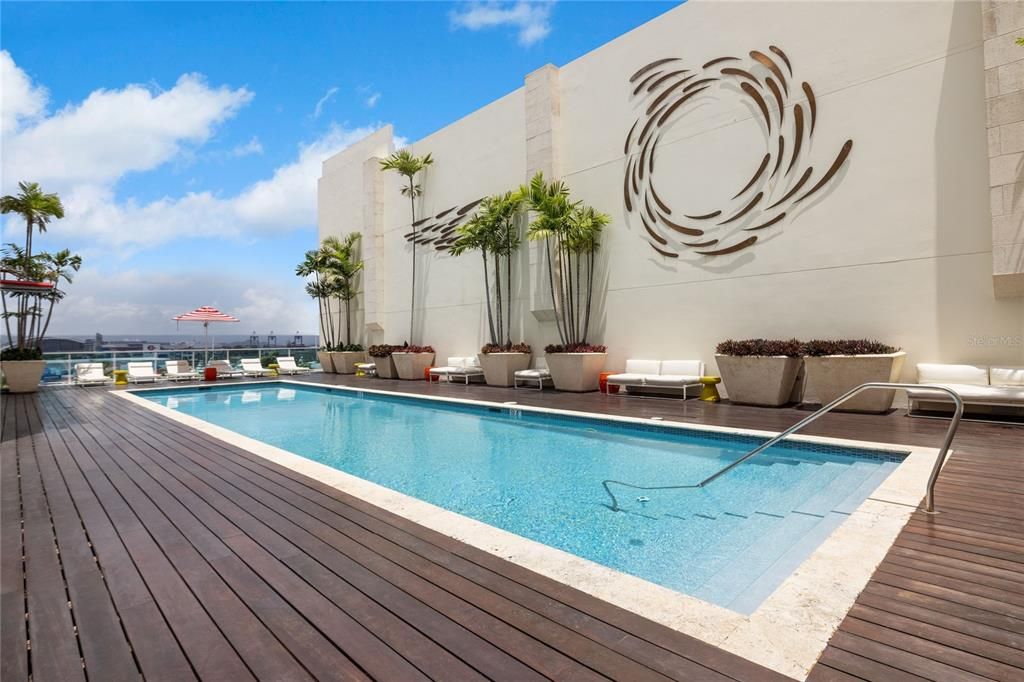 For Sale: $1,699,000 (2 beds, 2 baths, 1956 Square Feet)