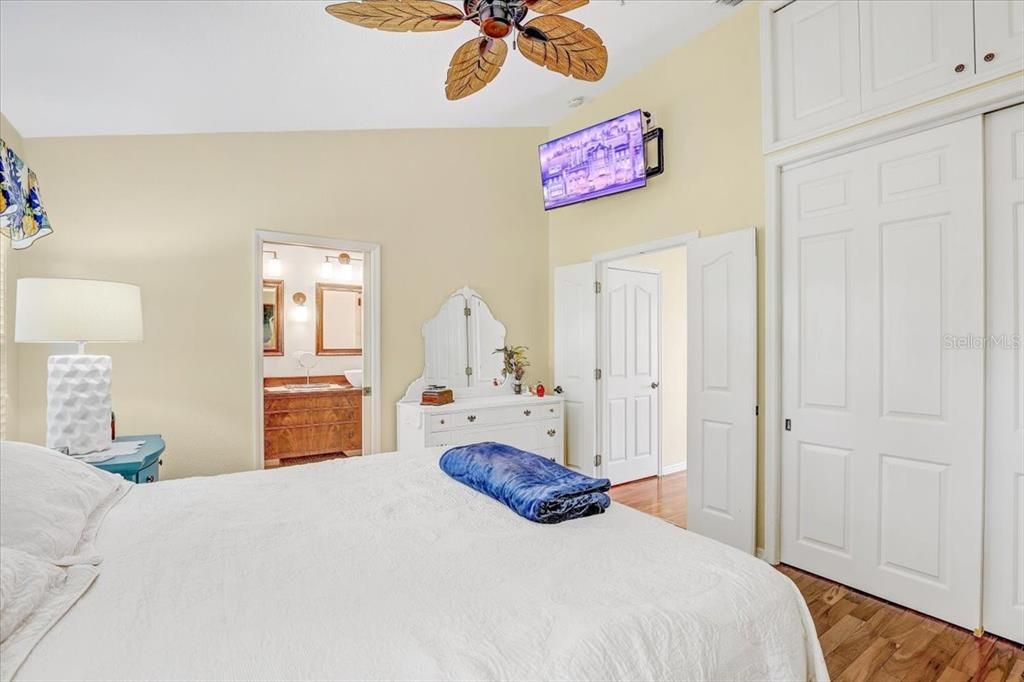 For Sale: $439,900 (4 beds, 3 baths, 1692 Square Feet)