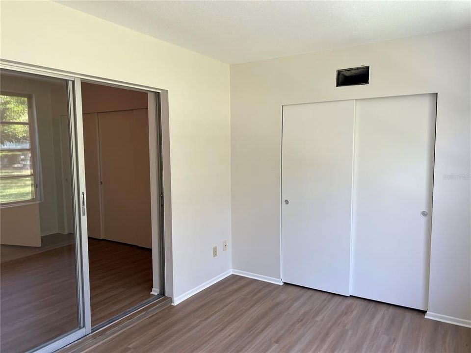 For Rent: $1,300 (1 beds, 1 baths, 825 Square Feet)