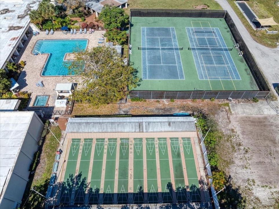 For Rent: $1,300 (1 beds, 1 baths, 825 Square Feet)