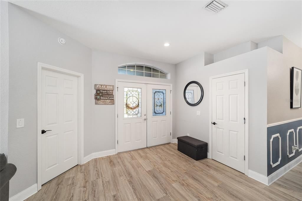 На продажу: $399,000 (5 спален, 3 ванн, 2526 Квадратных фут)