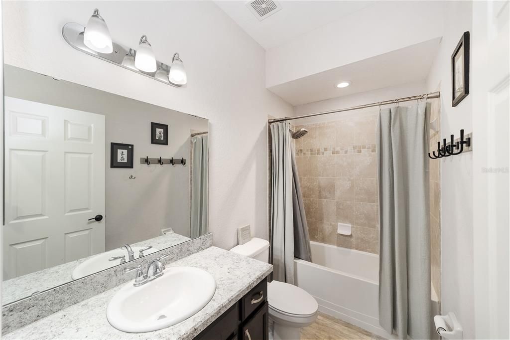 На продажу: $399,000 (5 спален, 3 ванн, 2526 Квадратных фут)