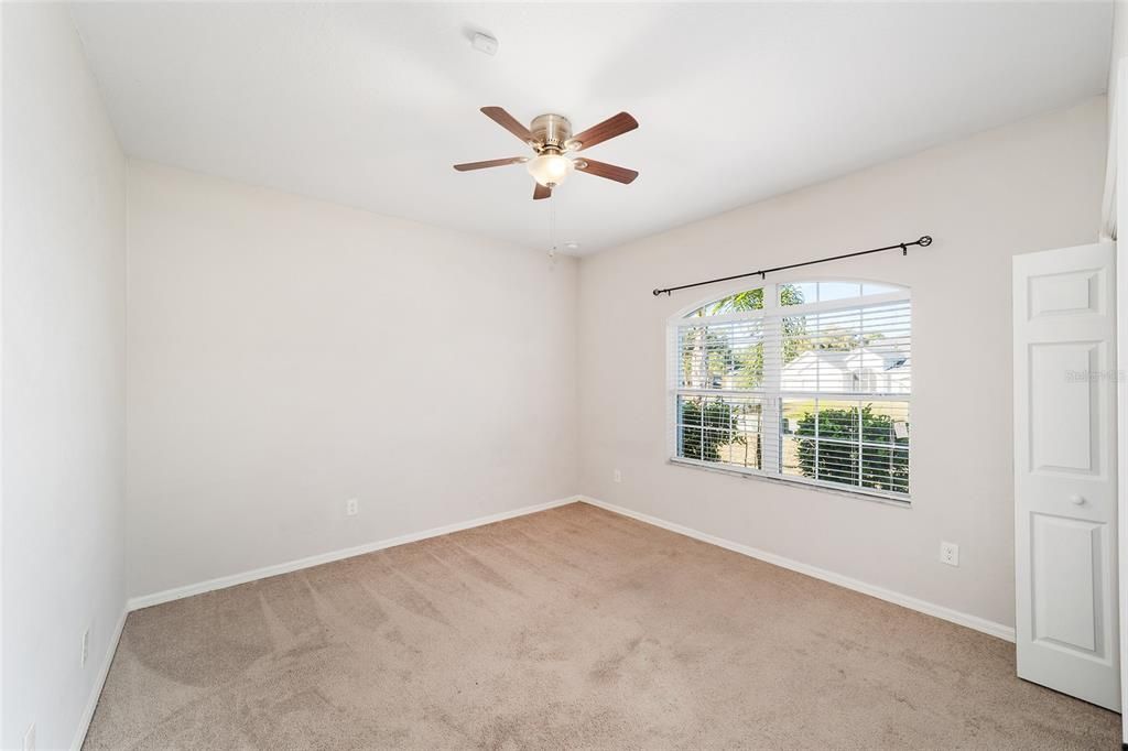 На продажу: $399,000 (5 спален, 3 ванн, 2526 Квадратных фут)