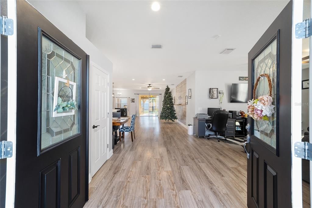 На продажу: $399,000 (5 спален, 3 ванн, 2526 Квадратных фут)