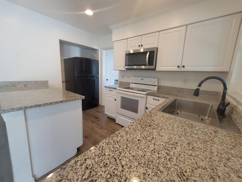 В аренду: $1,750 (2 спален, 1 ванн, 1254 Квадратных фут)