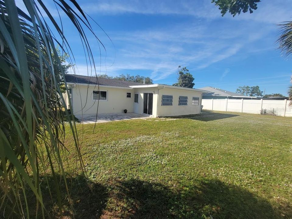 В аренду: $1,750 (2 спален, 1 ванн, 1254 Квадратных фут)