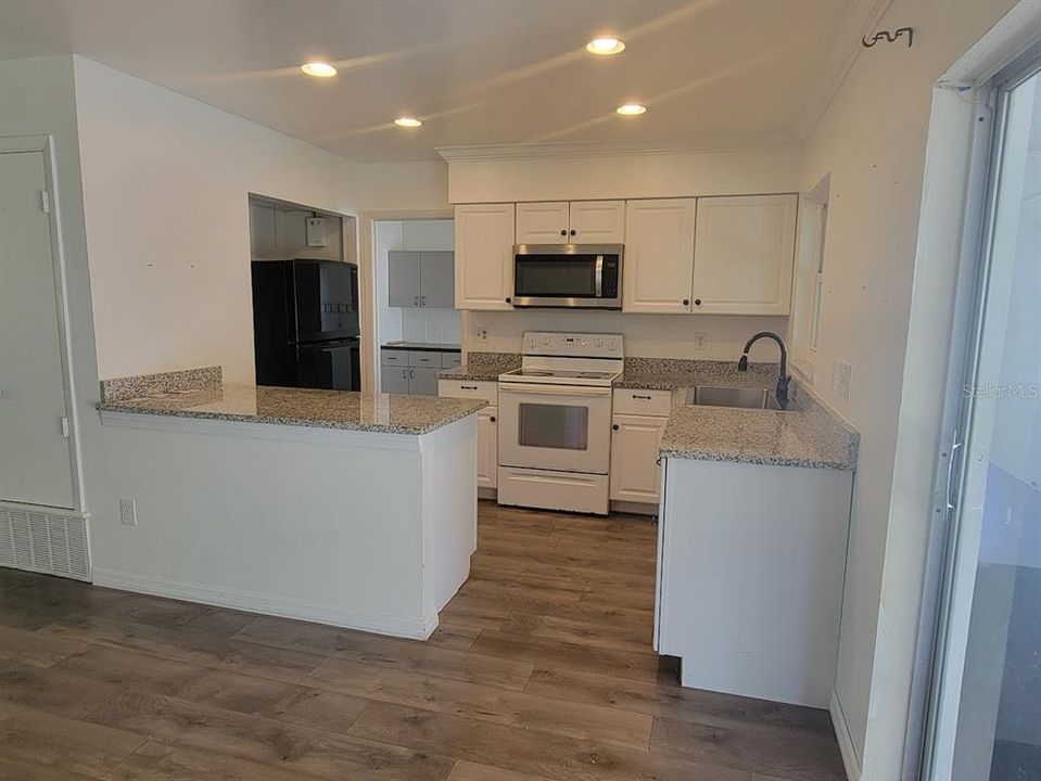 В аренду: $1,750 (2 спален, 1 ванн, 1254 Квадратных фут)