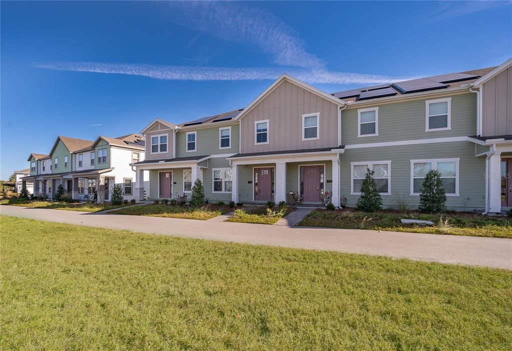 For Rent: $1,950 (3 beds, 3 baths, 1855 Square Feet)