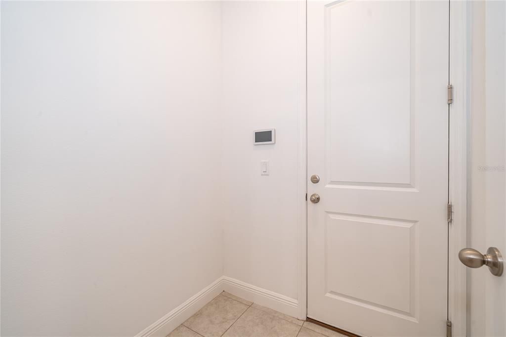 For Rent: $1,950 (3 beds, 3 baths, 1855 Square Feet)